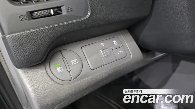 Hyundai Starex 2019 — фото 19