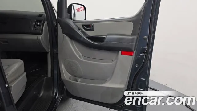 Hyundai Starex 2019 — фото 15