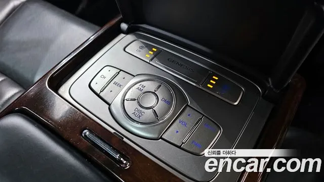 Hyundai Genesis 2010 — фото 18