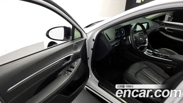 Hyundai Sonata 2022 — фото 13