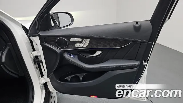 Mercedes-Benz GLC-Class 2023 — фото 13