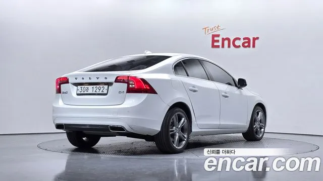 Volvo S60 2017 — фото 2