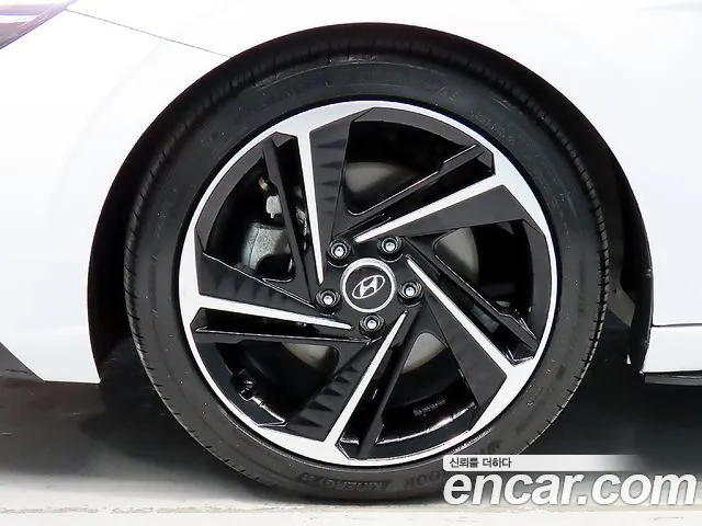 Hyundai AVANTE 2021 — фото 20