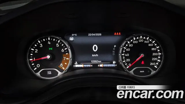 Jeep Renegade 2023 — фото 10