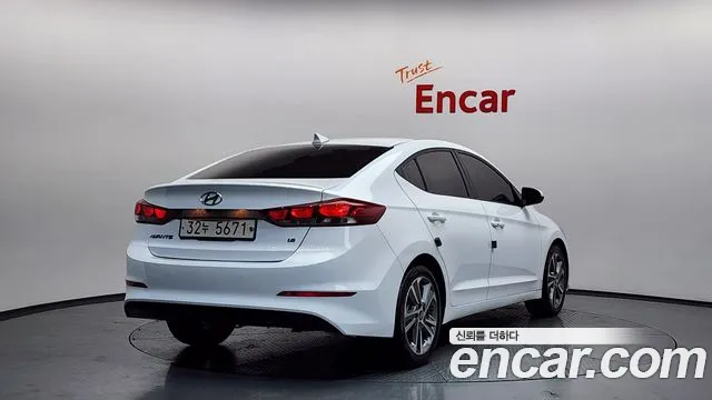 Hyundai AVANTE 2018 — фото 1