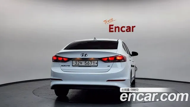 Hyundai AVANTE 2018 — фото 3