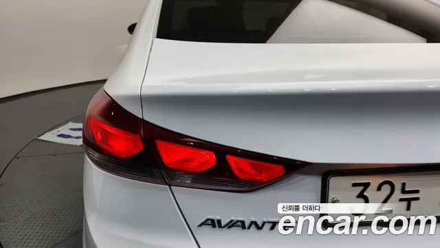 Hyundai AVANTE 2018 — фото 8