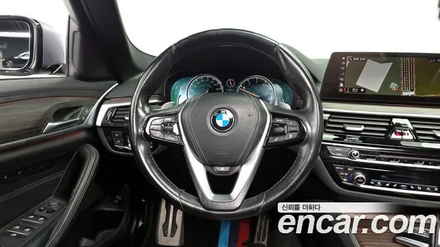 BMW 5-Series 2017 — фото 12