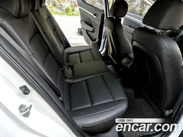 Hyundai AVANTE 2020 — фото 13