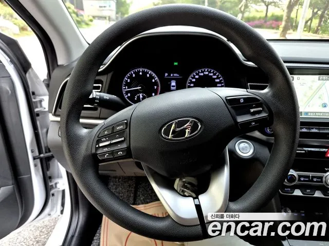 Hyundai AVANTE 2020 — фото 16