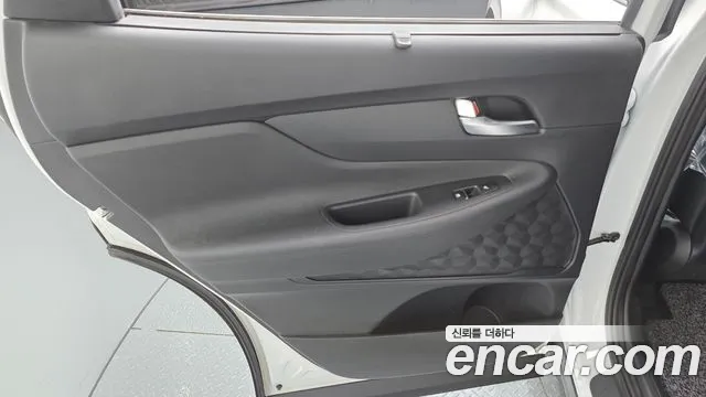 Hyundai Santafe 2023 — фото 15