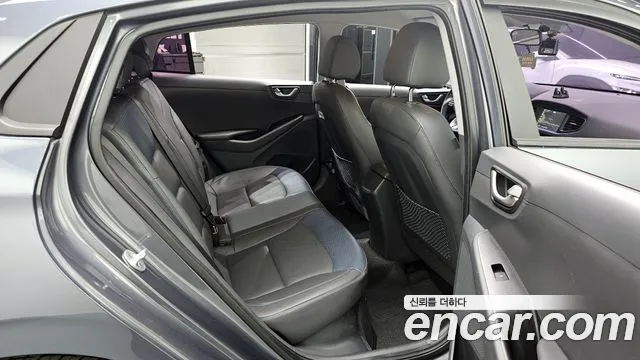 Hyundai Ioniq 2016 — фото 18