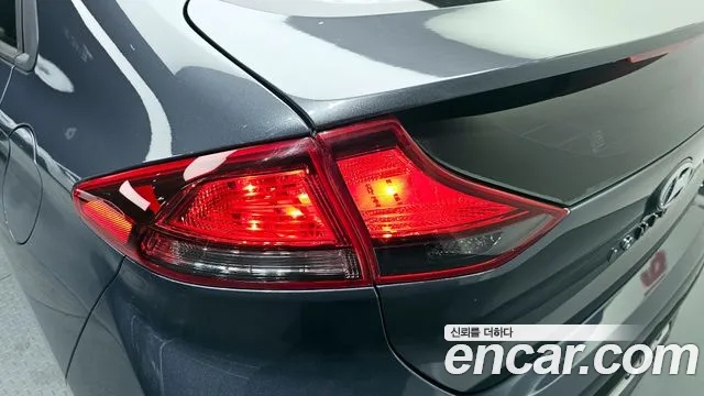 Hyundai Ioniq 2016 — фото 9
