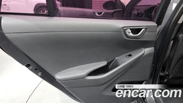 Hyundai Ioniq 2016 — фото 15