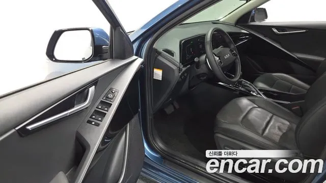 Kia Niro 2022 — фото 13
