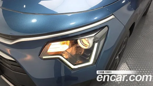 Kia Niro 2022 — фото 8