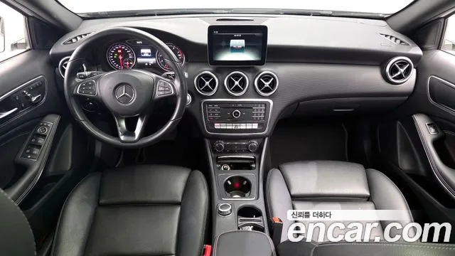 Mercedes-Benz A-Class 2018 — фото 10