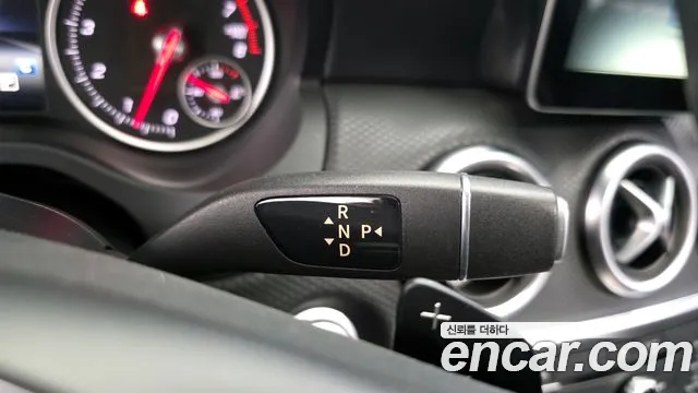 Mercedes-Benz A-Class 2018 — фото 12