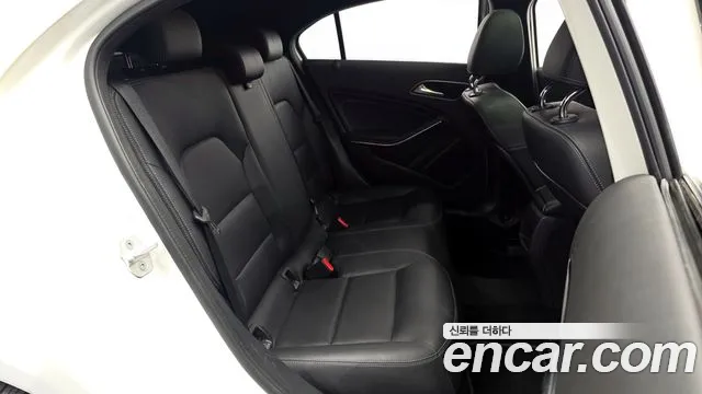 Mercedes-Benz A-Class 2018 — фото 17