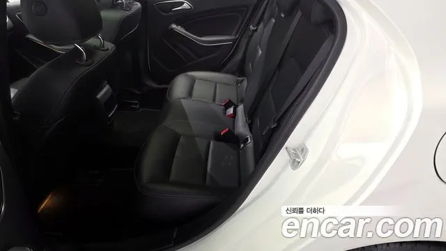 Mercedes-Benz A-Class 2018 — фото 18