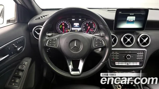 Mercedes-Benz A-Class 2018 — фото 19