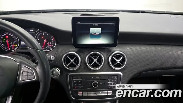 Mercedes-Benz A-Class 2018 — фото 20
