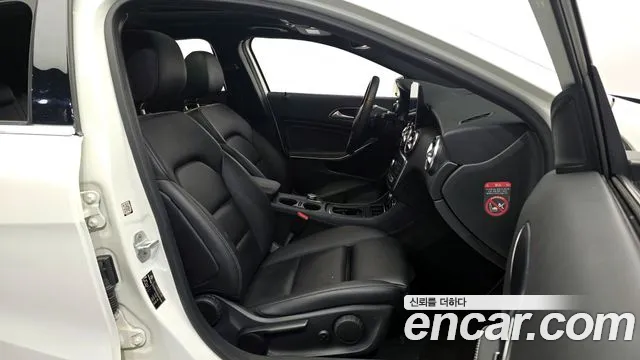 Mercedes-Benz A-Class 2018 — фото 16