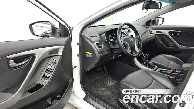 Hyundai AVANTE 2016 — фото 10
