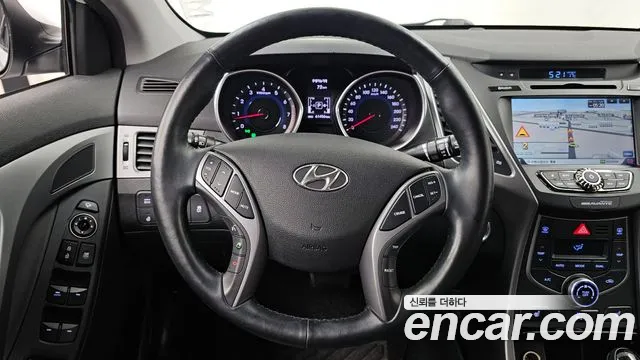 Hyundai AVANTE 2016 — фото 13