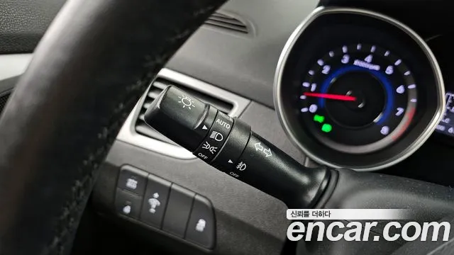 Hyundai AVANTE 2016 — фото 19