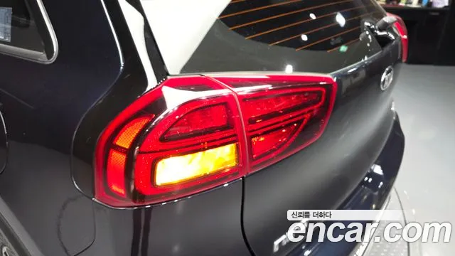 Kia Niro 2021 — фото 9