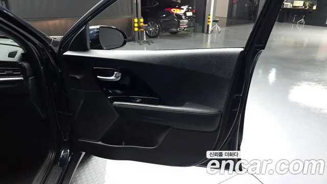 Kia Niro 2021 — фото 14
