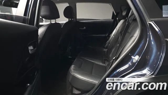 Kia Niro 2021 — фото 16