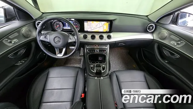 Mercedes-Benz E-Class 2017 — фото 7