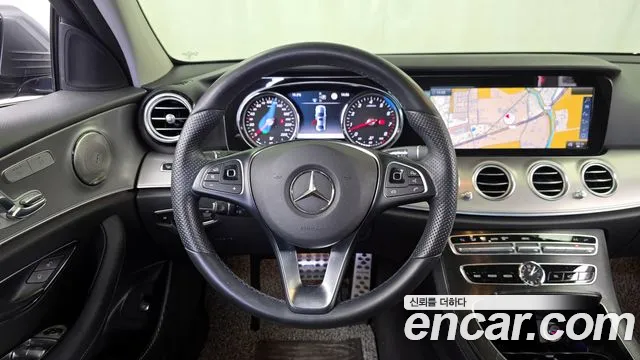 Mercedes-Benz E-Class 2017 — фото 13