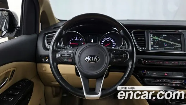 Kia Canival 2018 — фото 12