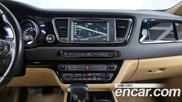 Kia Canival 2018 — фото 13