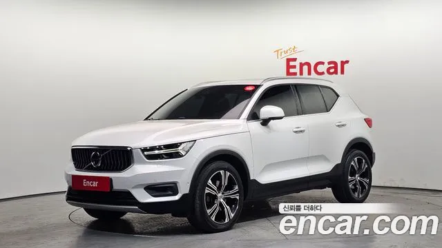 Volvo XC40 2020 — фото 1