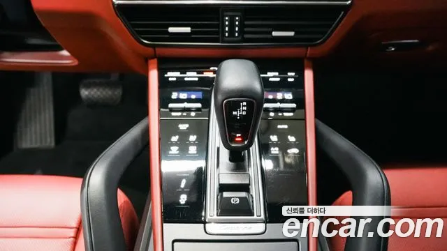 Porsche Cayenne 2023 — фото 16