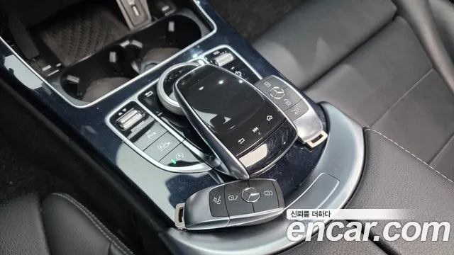 Mercedes-Benz C-Class 2020 — фото 12