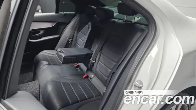 Mercedes-Benz C-Class 2020 — фото 16