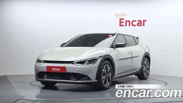 Kia EV6 2023 — фото 1