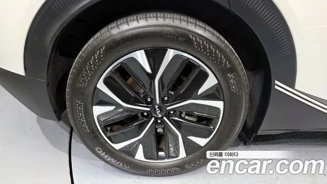 Kia EV6 2023 — фото 5