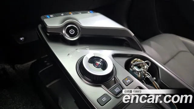 Kia EV6 2023 — фото 12