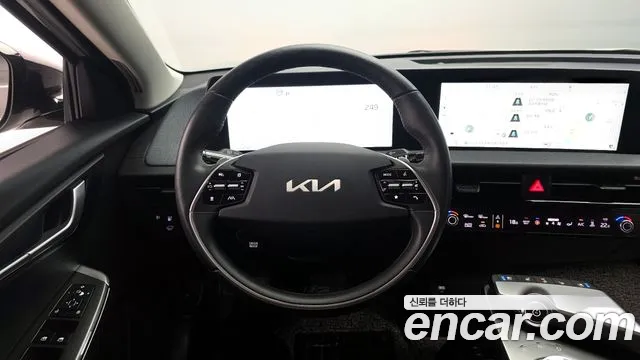 Kia EV6 2023 — фото 19