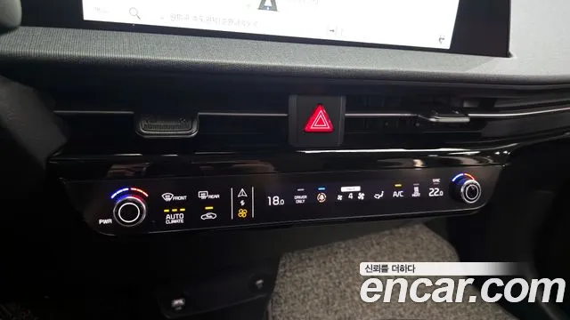 Kia EV6 2023 — фото 20
