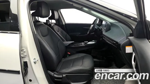 Kia EV6 2023 — фото 16