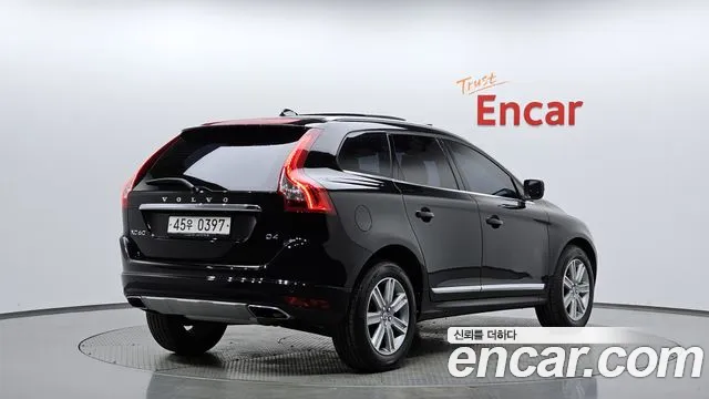 Volvo XC60 2017 — фото 1