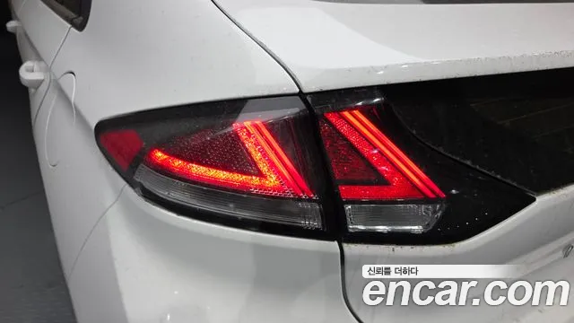 Hyundai Ioniq 2020 — фото 9