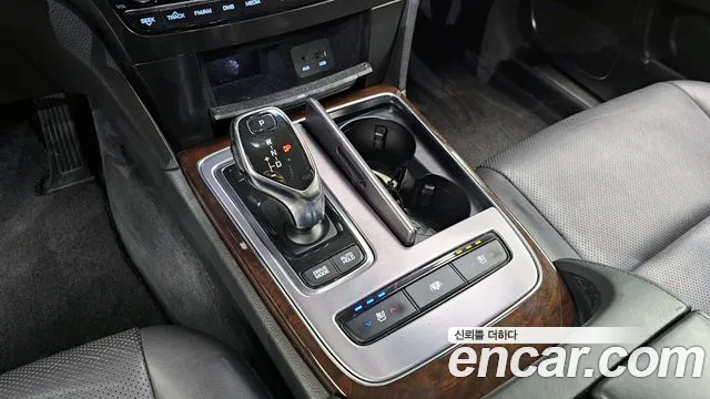 Hyundai Equus 2015 — фото 9